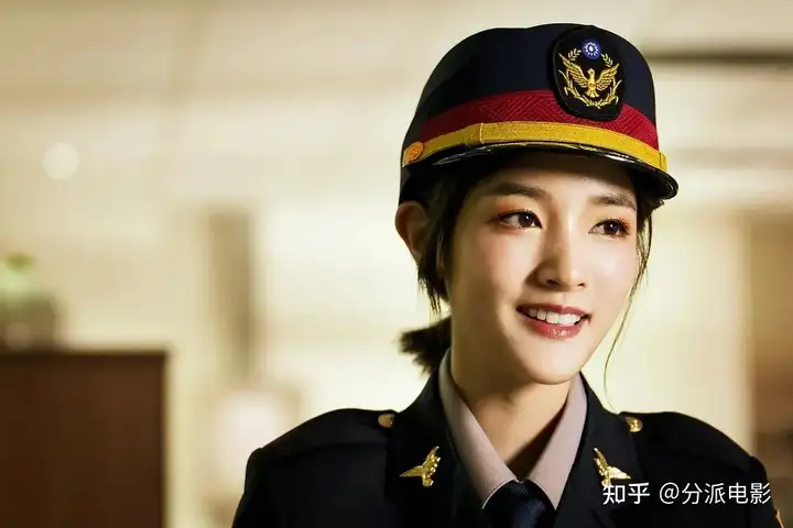 《关于我和鬼变成家人的那件事》豆瓣8.2,直男和同志冥婚?这部恐怖片也太搞笑了!