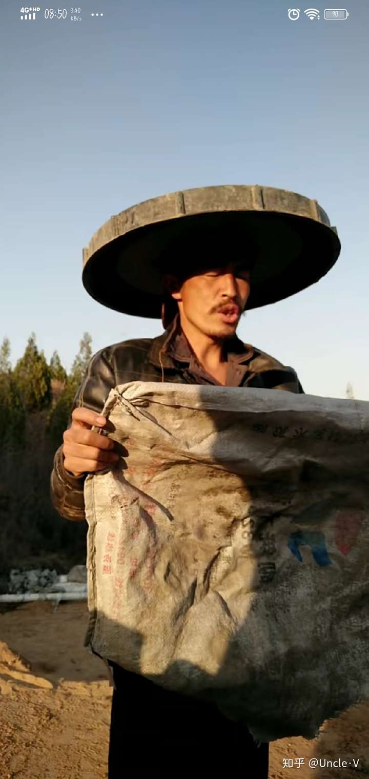 如何看待80后农民工李小刚自创的砖为你读诗读诗能为自己的生活带来