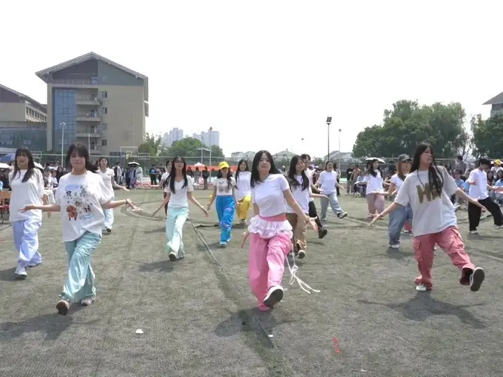正青春 向未来 | 2025塘栖校区高三成人礼(图34)