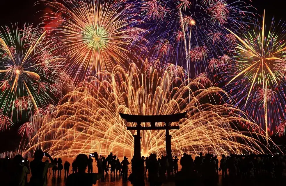 谷町君 在日本人心中 这10场花火大会最值得一看 知乎