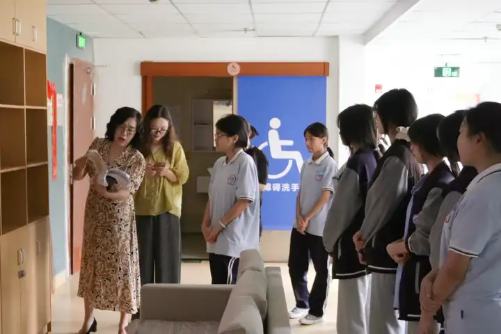 【活力校园】且行且观识百态 亦思亦学正青春 | 我校塘栖校区学子走进临平开展实践活动(图3)