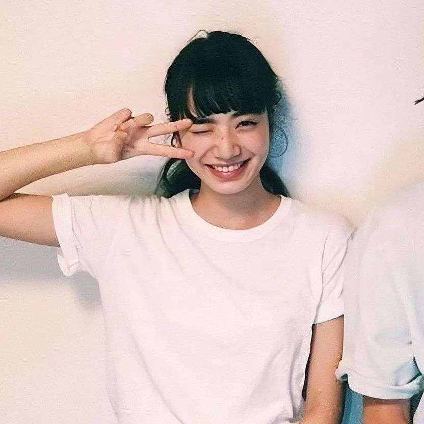 人间芭比lisa很美 但小松菜奈的眼睛会说话 知乎