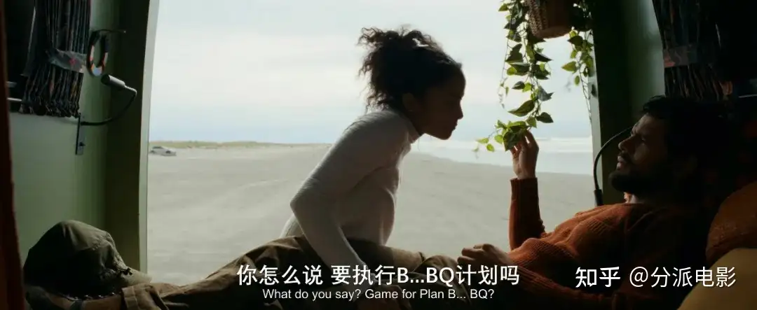 《鬼上车》简单直白,生猛恐怖,氛围感拉满