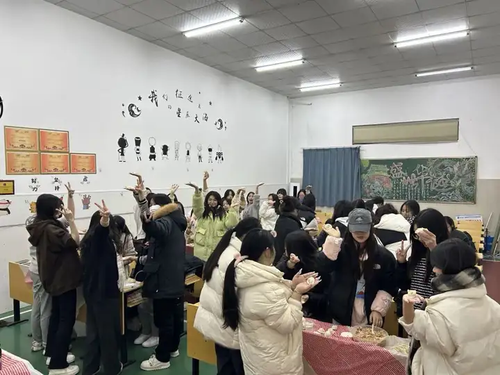 青春印记 | 奋楫笃行 • 一路生花 ——21幼儿保育二班班级风采(图14) 青春印记 | 奋楫笃行 • 一路生花 ——21幼儿保育二班班级风采(图14)