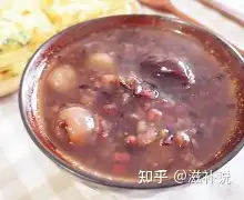 铁和多种矿物质,与黑米粥搭配能增强其补血养颜的功效,适合体质虚弱