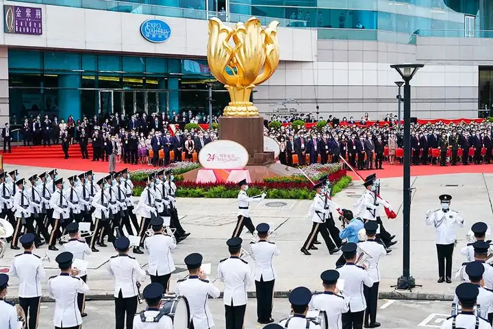 香港烟花汇演：逾3万枚礼花齐放（香港放烟花视频） 第11张