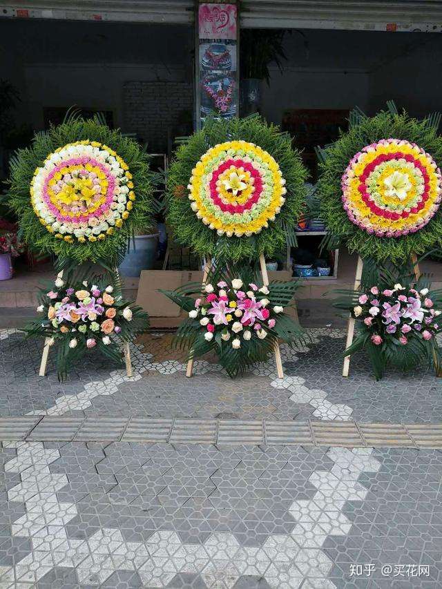 参加葬礼如何送花 参加葬礼要注意什么 知乎