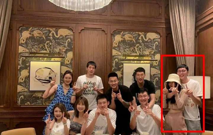 胡明轩冲上热搜!他的女朋友首次曝光 - 知乎