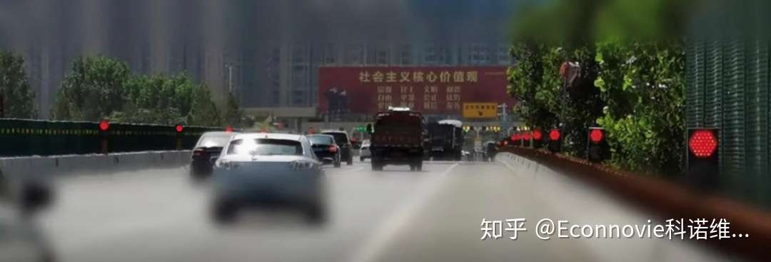 未雨绸缪 高速交通安全 智能诱导灯的必要 知乎