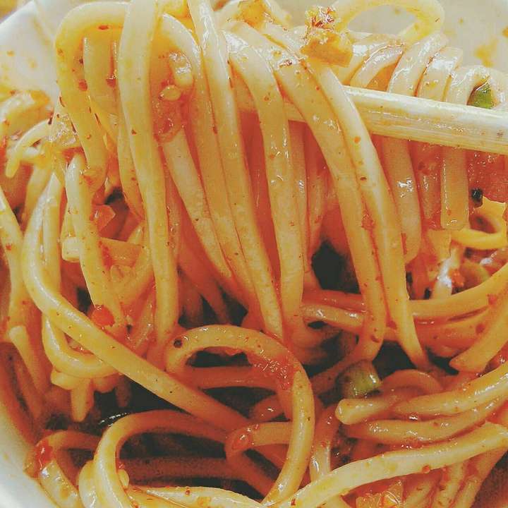 第一次回答就献给美食了… 今天才去吃的凉面和凉粉,糖醋麻辣味超级