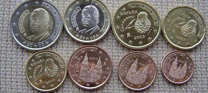 这是西班牙版本的1欧元硬币 折合人民币7.