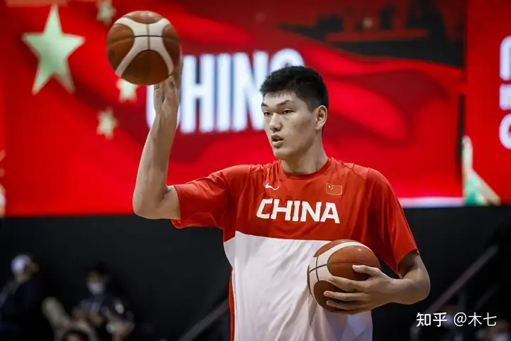 姚明后的重塔，刘传兴和周志豪、帕帕扬尼斯