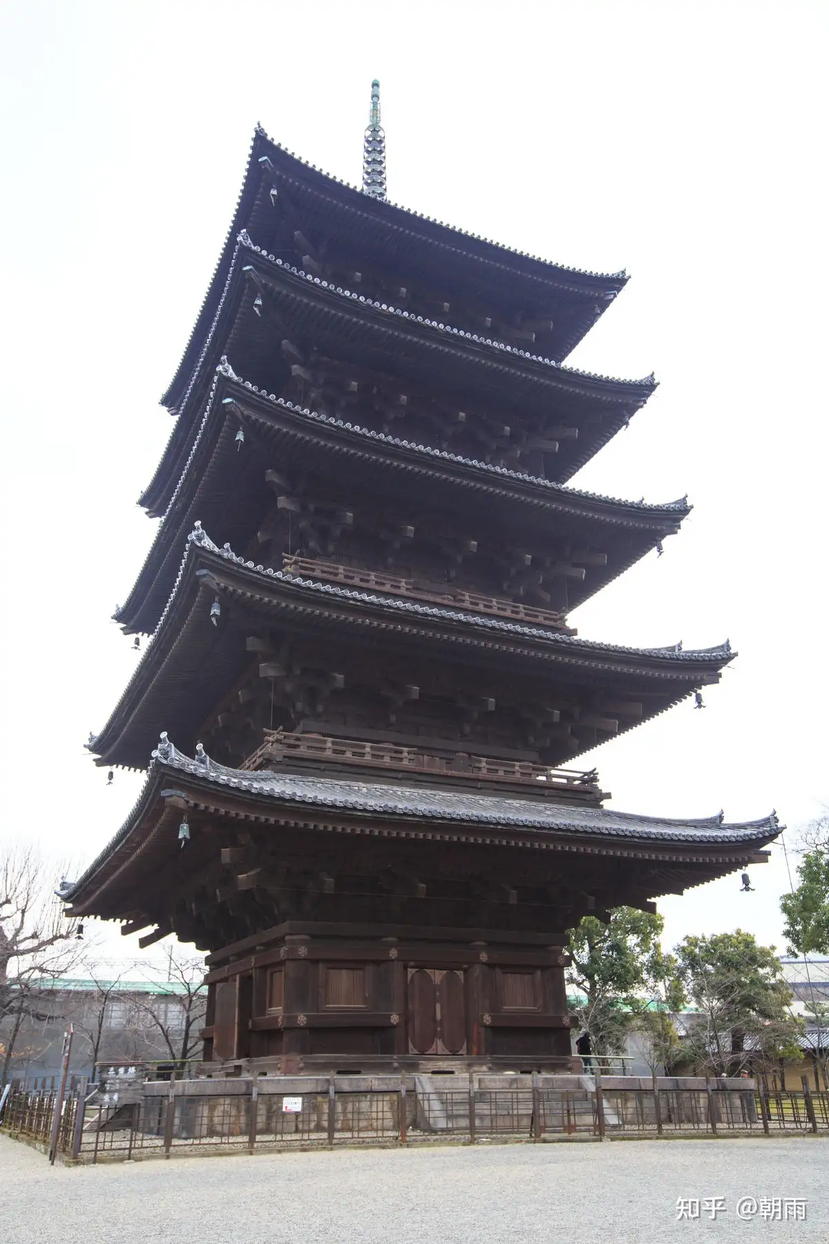 灯籠、五重塔、五層塔