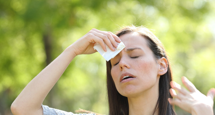 夏天流汗不止易职学告诉你这些部位流汗异常可能是身体有问题了