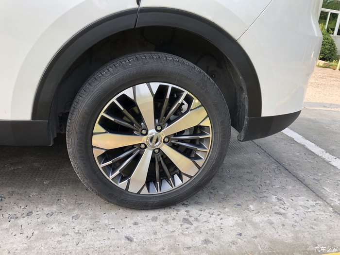 生活中的哈弗f7x长这样高大帅气的造型霸气的身躯