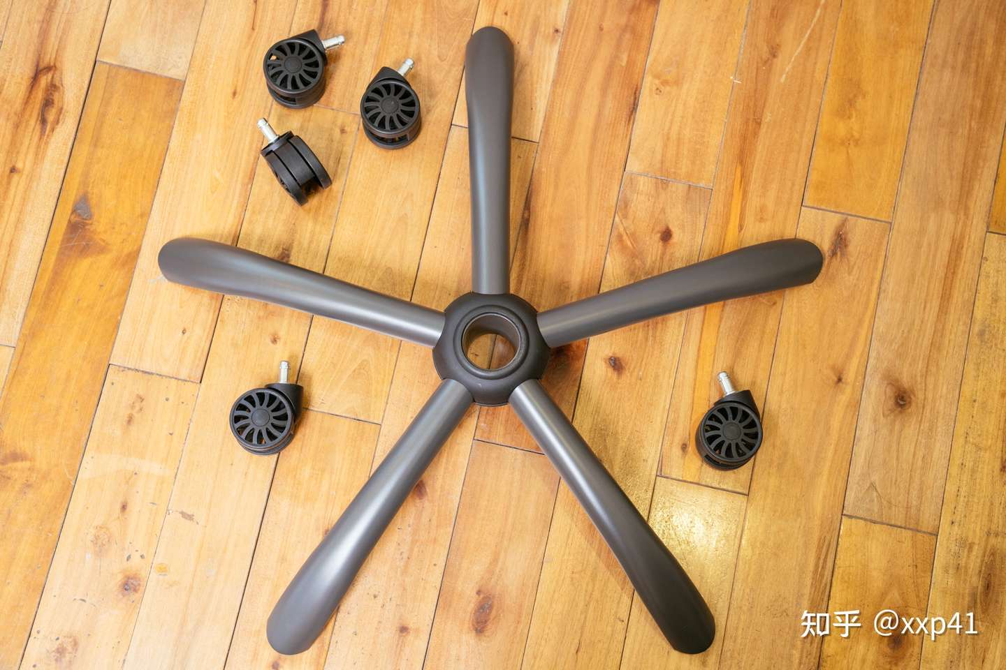 老罗曾经直播的网红电脑椅子 升级之后 还值得入手吗 网易严选3d悬挂腰靠人体工学椅 知乎 老罗曾经直播的网红电脑椅子 升级之后 还值得入手吗 网易严选3d悬挂腰靠人体工学椅 知乎