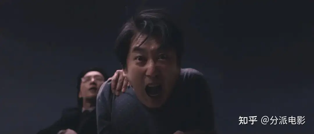 《公寓黑风暴》荒诞好笑+尺度拉满,新剧收视霸榜