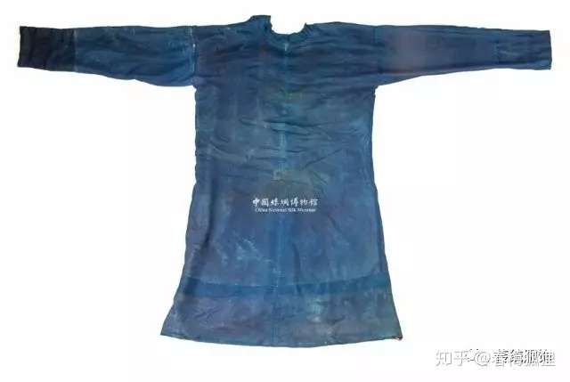 唐代圆领袍中的领应该是贞观之治图一中的平面形式还是长安十二时辰图