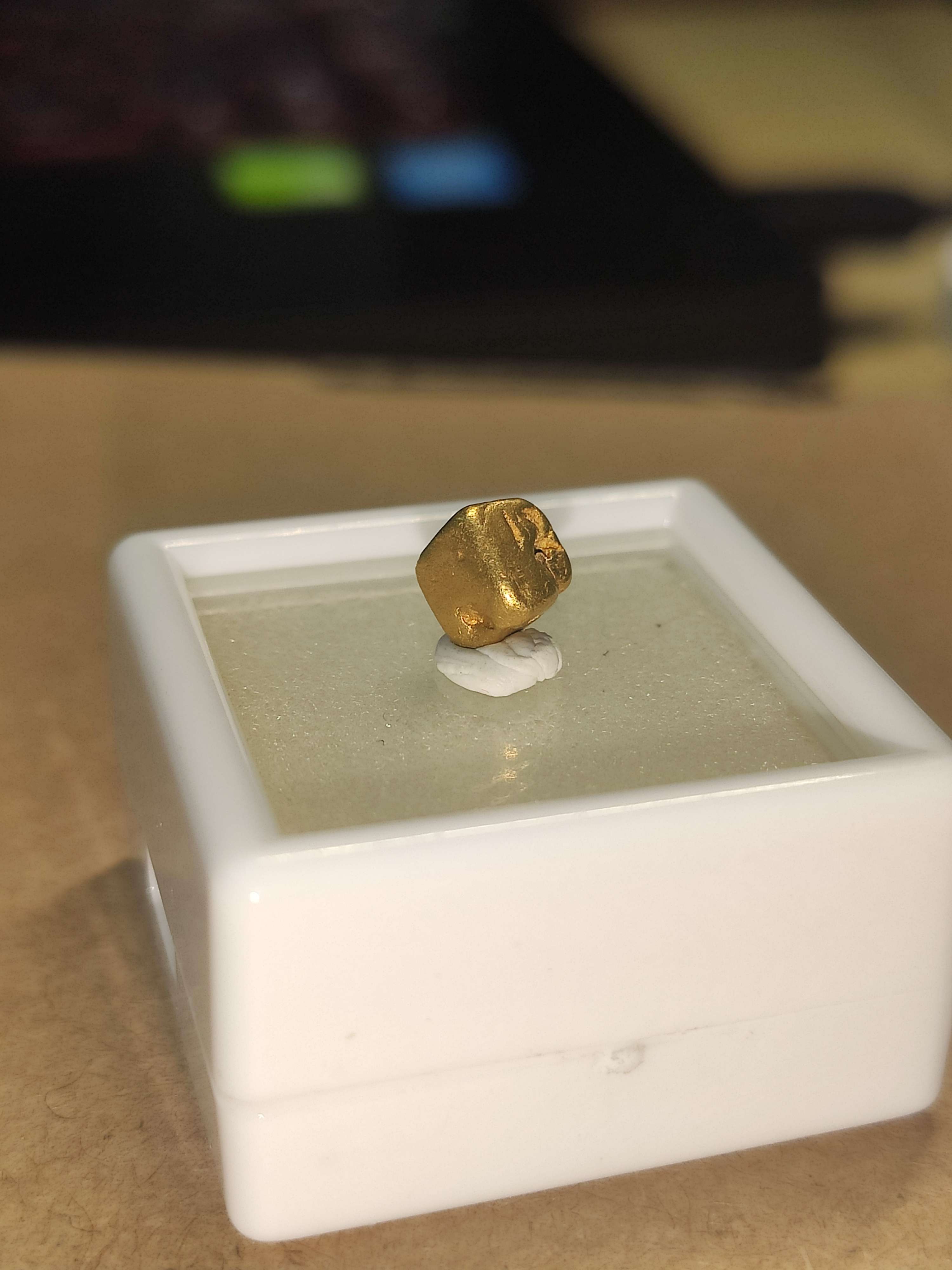 nantan 的想法: 一克出头的小立方自然金晶体,虽然不那么… - 知乎