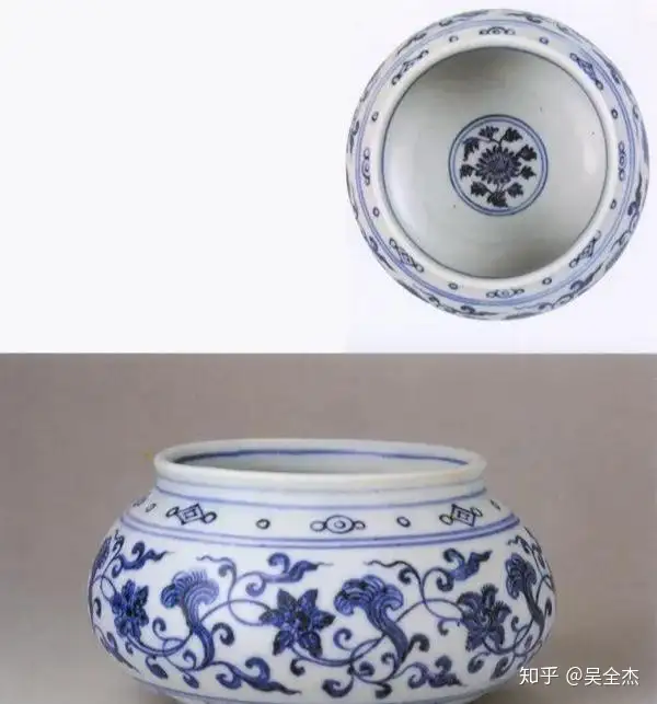 中国明時代青花(染付)纏枝牡丹 扁形花瓶 - 工芸品