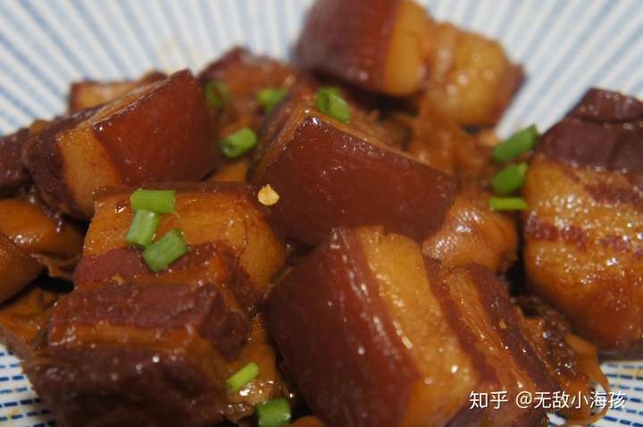 做红烧肉时,是先将五花肉在油里炸一下好,还是先煎一下好? - 知乎