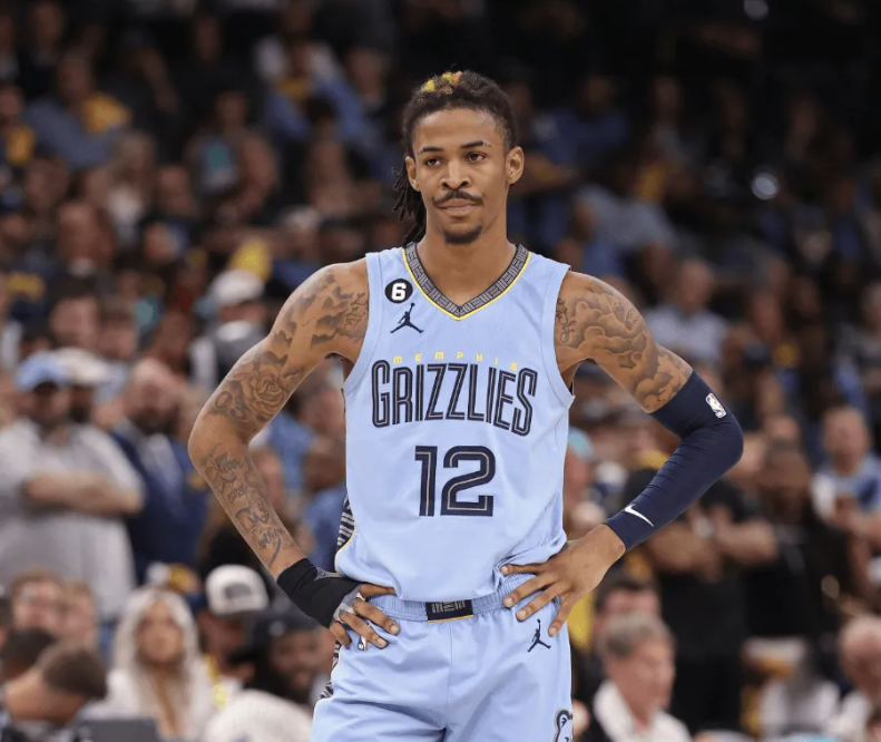 nba球员贾莫兰特再次因在直播中露出手枪而引起关注