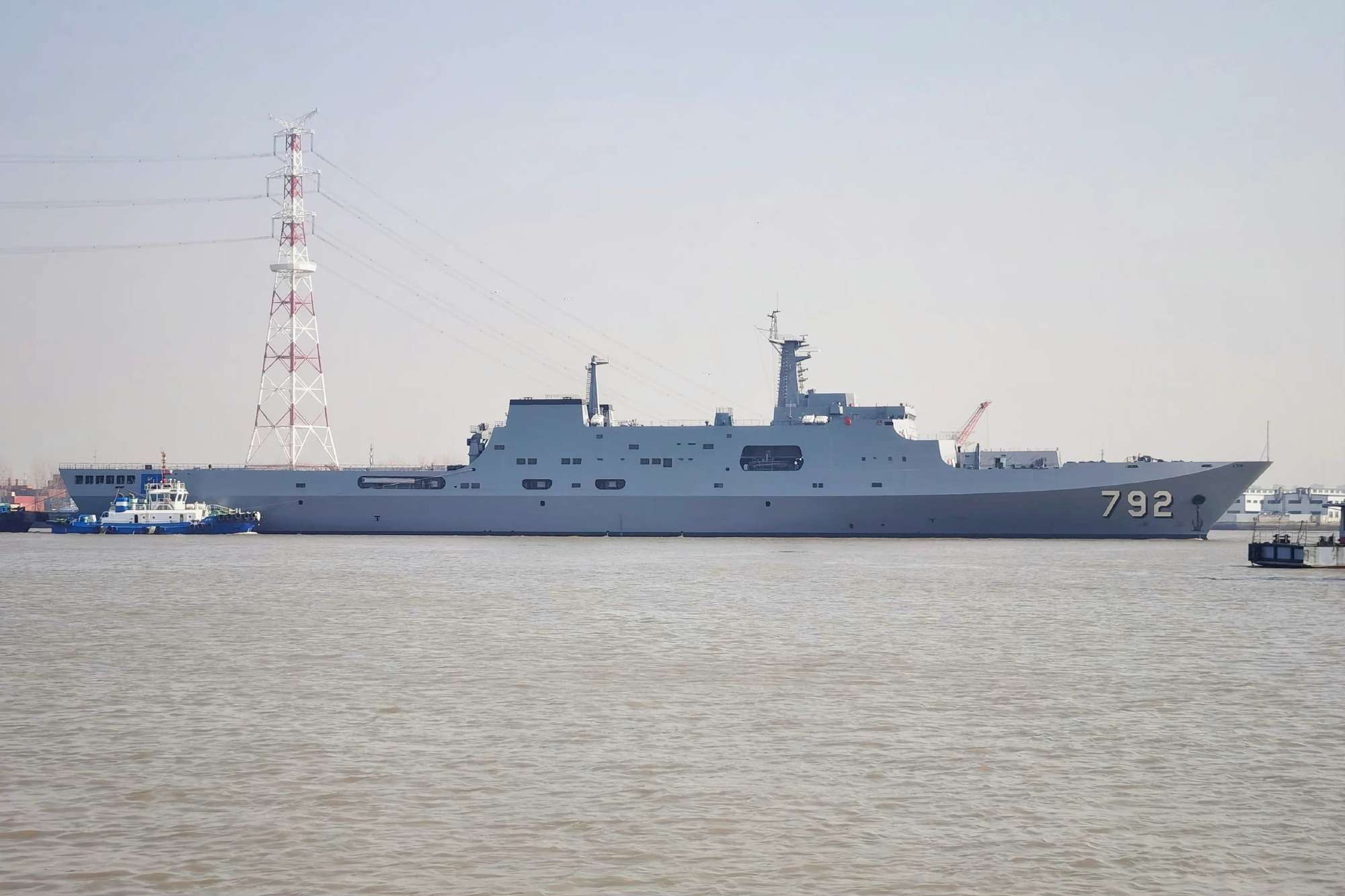 河东三叔 的想法: 出口泰国071e型船坞登陆舰,已经刷上舷号… - 知乎