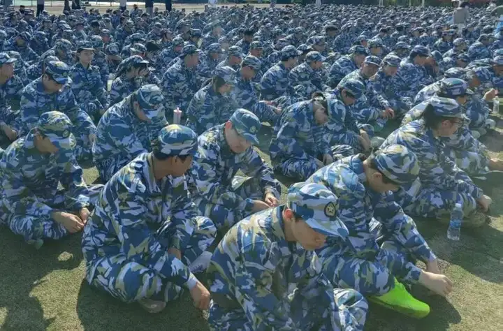 电商初启航 青春共前行 | 电子商务2504班风采展！
