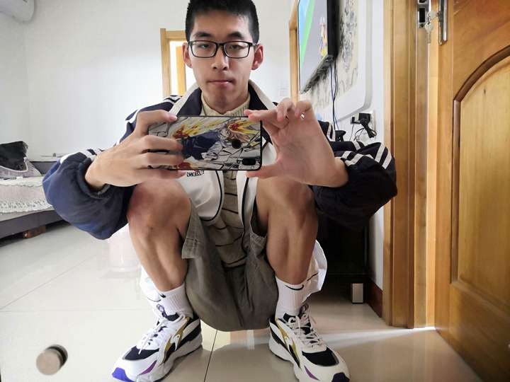 中学生男孩提踵 腓肠肌顶峰收缩