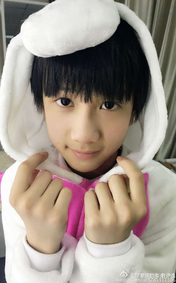 如何评价tf家族练习生敖子逸的粉丝?