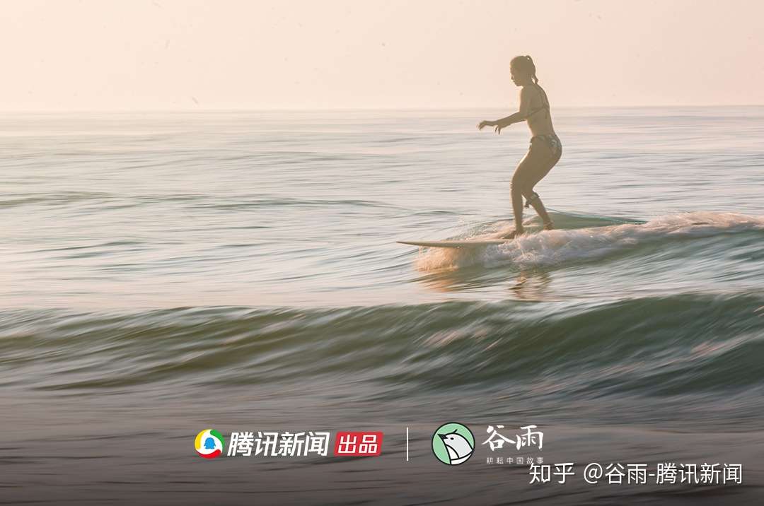 海南女浪人这一年 浪总比你想象得大 冲就好了 谷雨影像 知乎