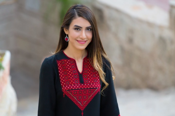 莉娜的其他语种歌曲玫瑰人生法语