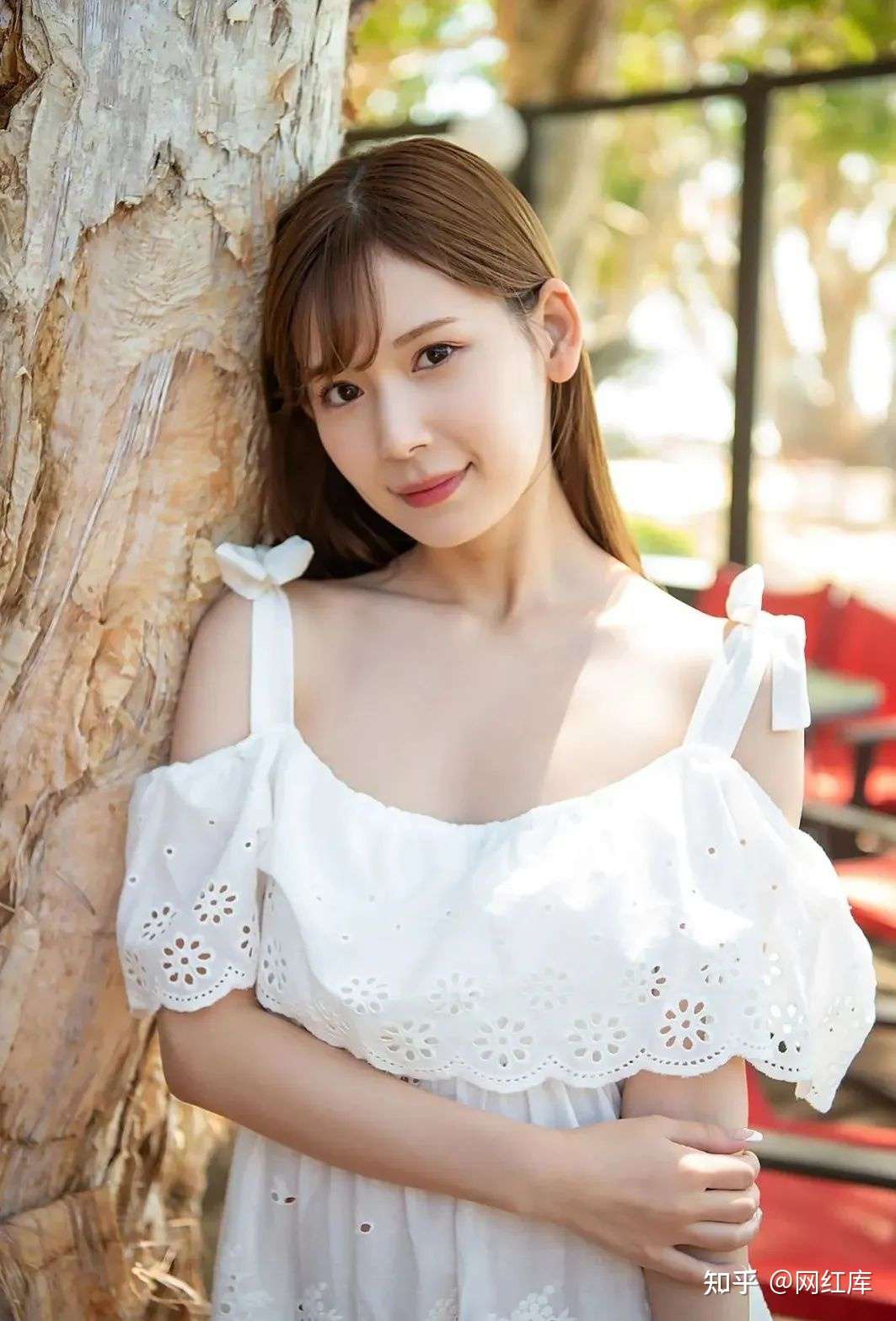 日本性感女星-明里紬，人美身材好 Facebook-第3张