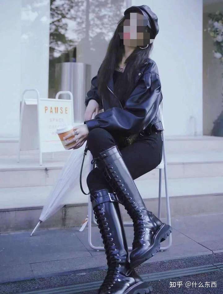 皮裤配什么衣服好看呢?