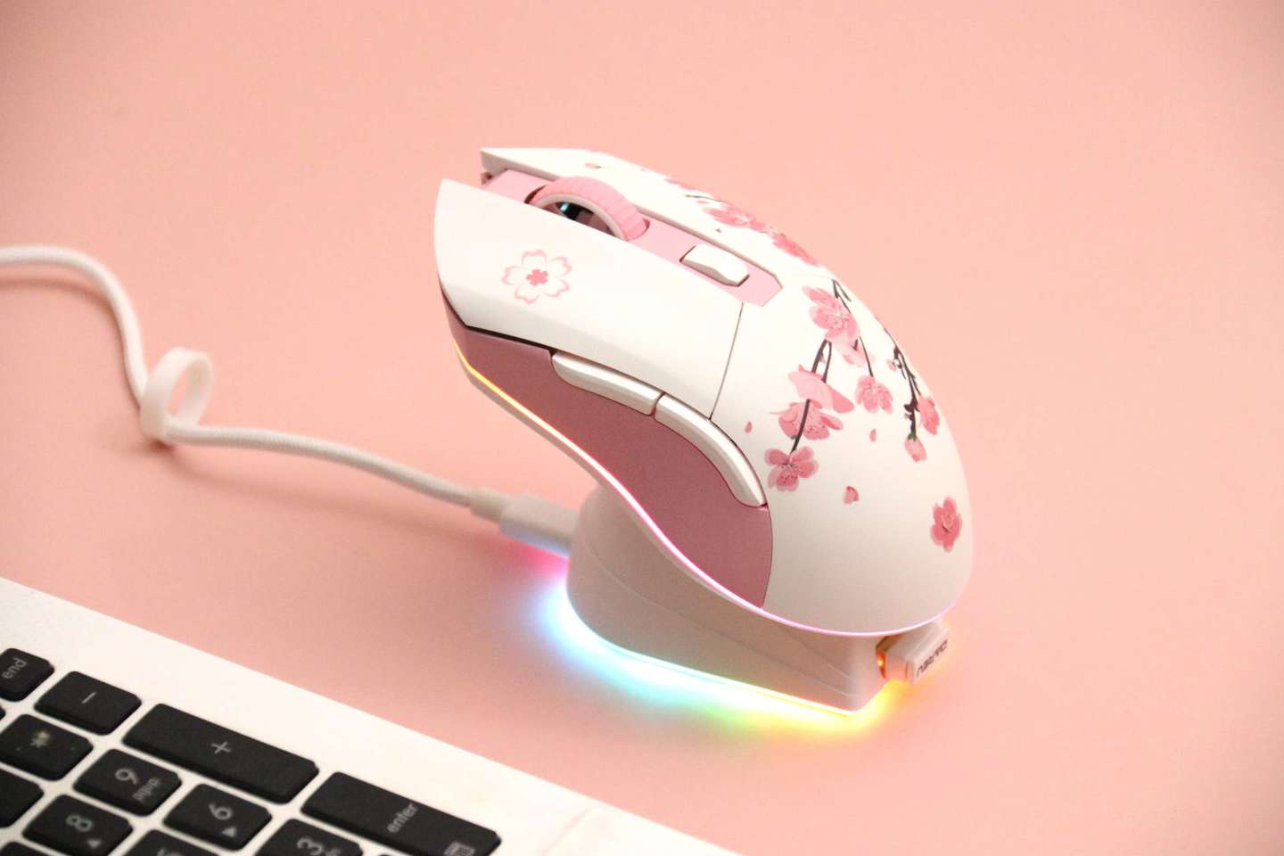 达尔优EM901双模轻量化鼠标:轻量化设计,握感更舒适