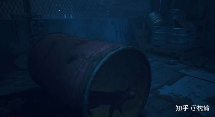 猫咪让桶滚动到合适的位置