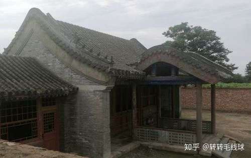 中国古代建筑中卷棚顶属于硬山还是悬山顶