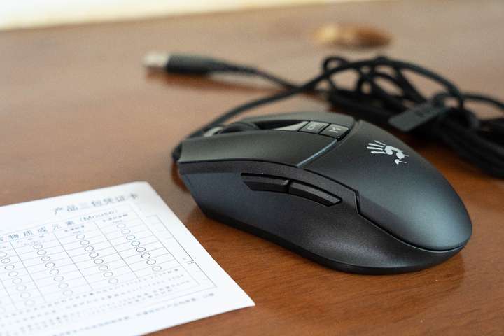 炫酷RGB灯效、宏编程等加持，血手幽灵ES30 Plus轻量化鼠标助力极致游戏体验