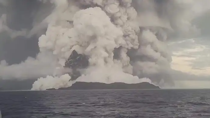 汤加火山爆发，威力相当于1000颗核弹，影响巨大，堪比史上7级火山喷发后的无夏之年？