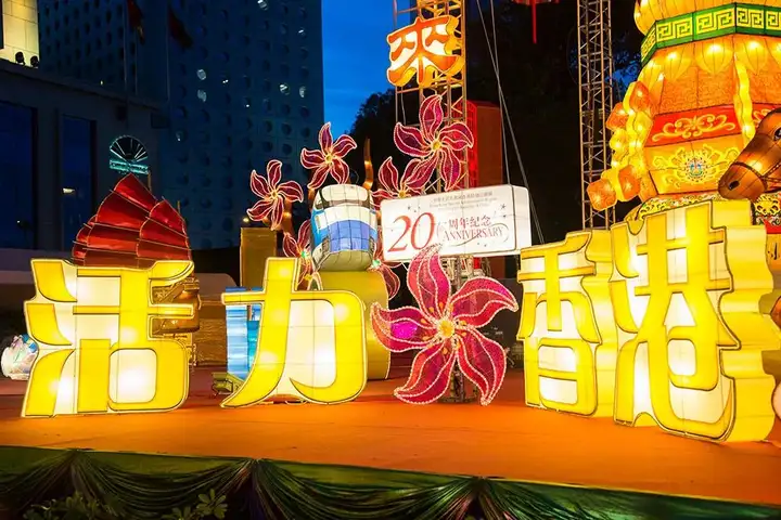 香港烟花汇演：逾3万枚礼花齐放（香港放烟花视频） 第6张