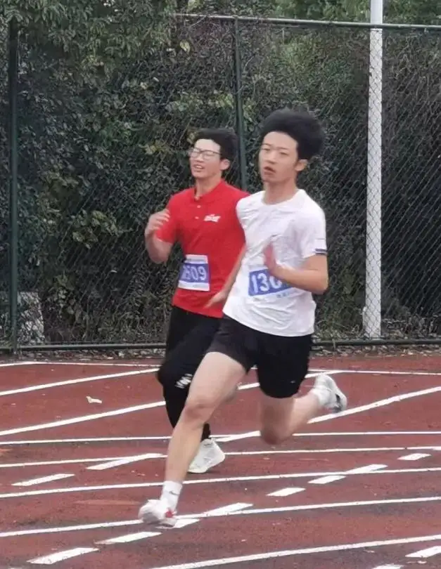 青春奋进 聚力争先|建筑装饰技术专业2401班级风采(图8)
