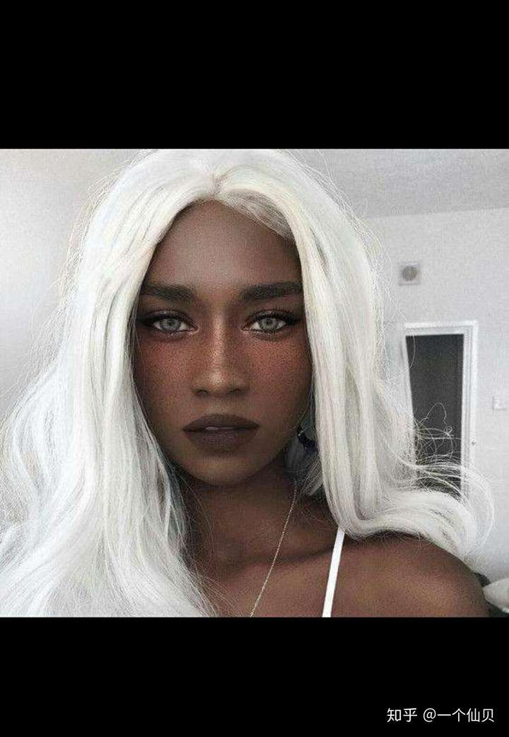 那亚洲人大多都以白为美,看见这样的黑皮美女还不是会觉得挺好看挺