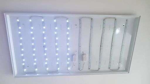 灯带一直闪是怎么回事 v2-334be4a77838bf73e9e6278dd9165279_720w.jpg?source=1940ef5c