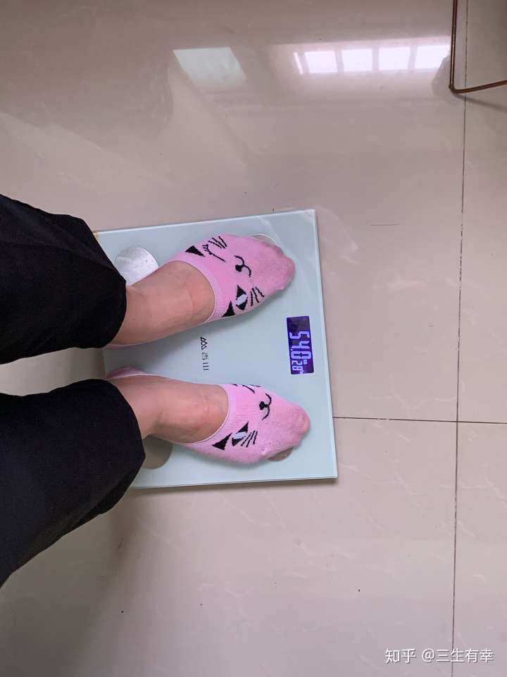 虚脱直到两个月前我闺蜜也在减肥的同时安利了我这个小长条,原来体重