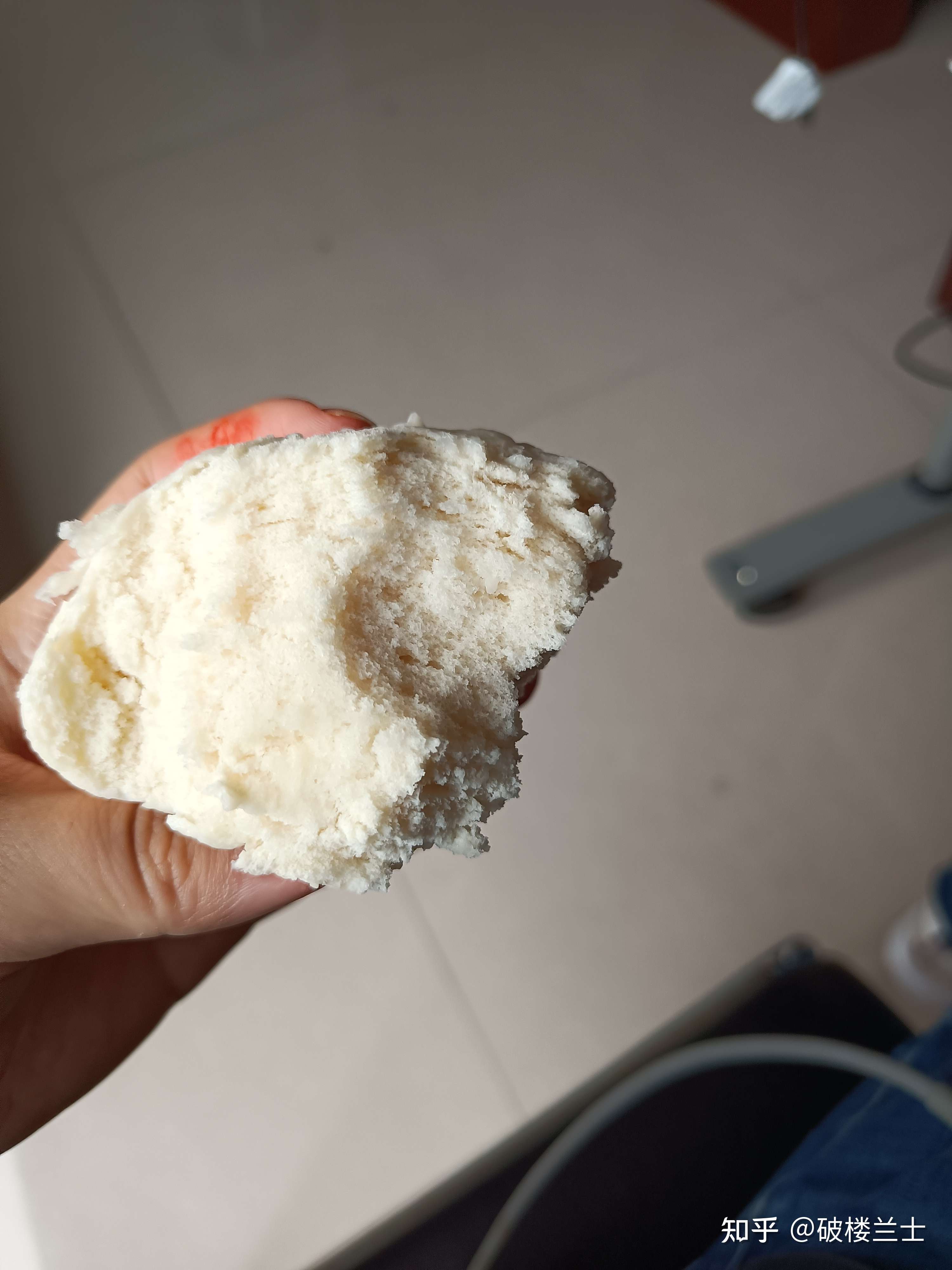 老面馒头这种碳水给人带来的愉悦感是米饭无法匹敌的