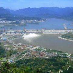 世界上最大的水电站是三峡水电站 v2-36d120266b57313c293cfc147e97bfb1_qhd.jpg
