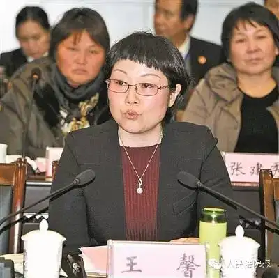 聚焦两会惩治腐败打虎拍蝇永远在路上