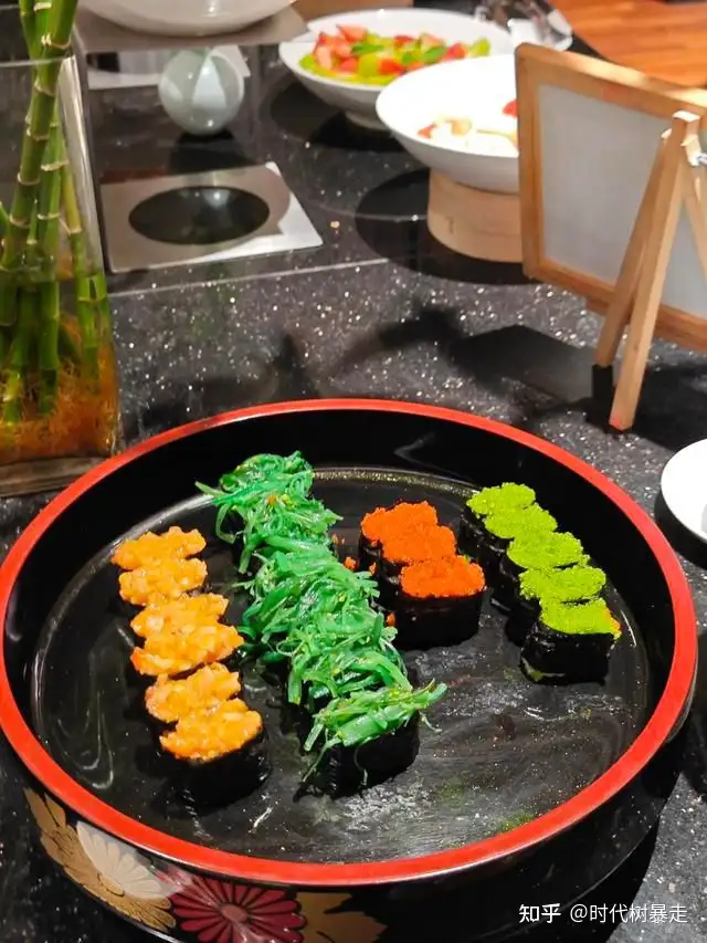 深圳坪山也有一个超级好的酒店，规模宏大，值得一睡