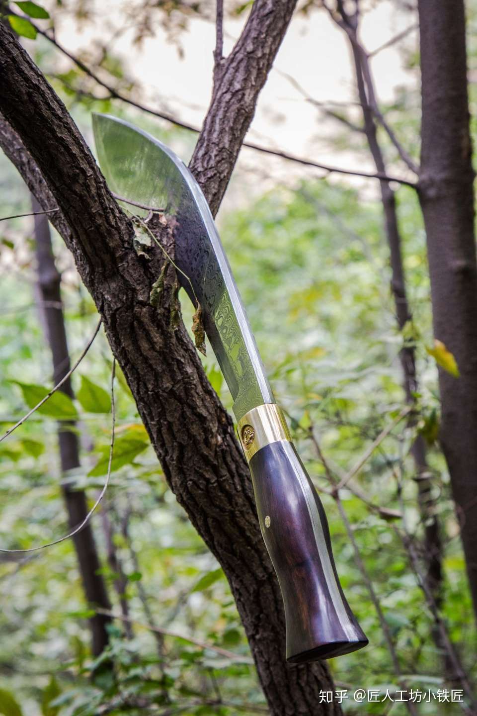 在野外 你要庆幸自己还有这些刀具和利斧 知乎