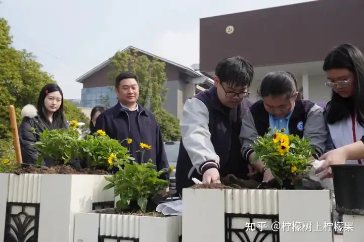 播種綠色希望 共建美麗校園 | 我校塘棲校區(qū)開展植樹節(jié)活動(dòng)！(圖3)